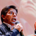 Plataforma que exhibirá película erótica de El Santo busca llegar a acuerdo con la familia