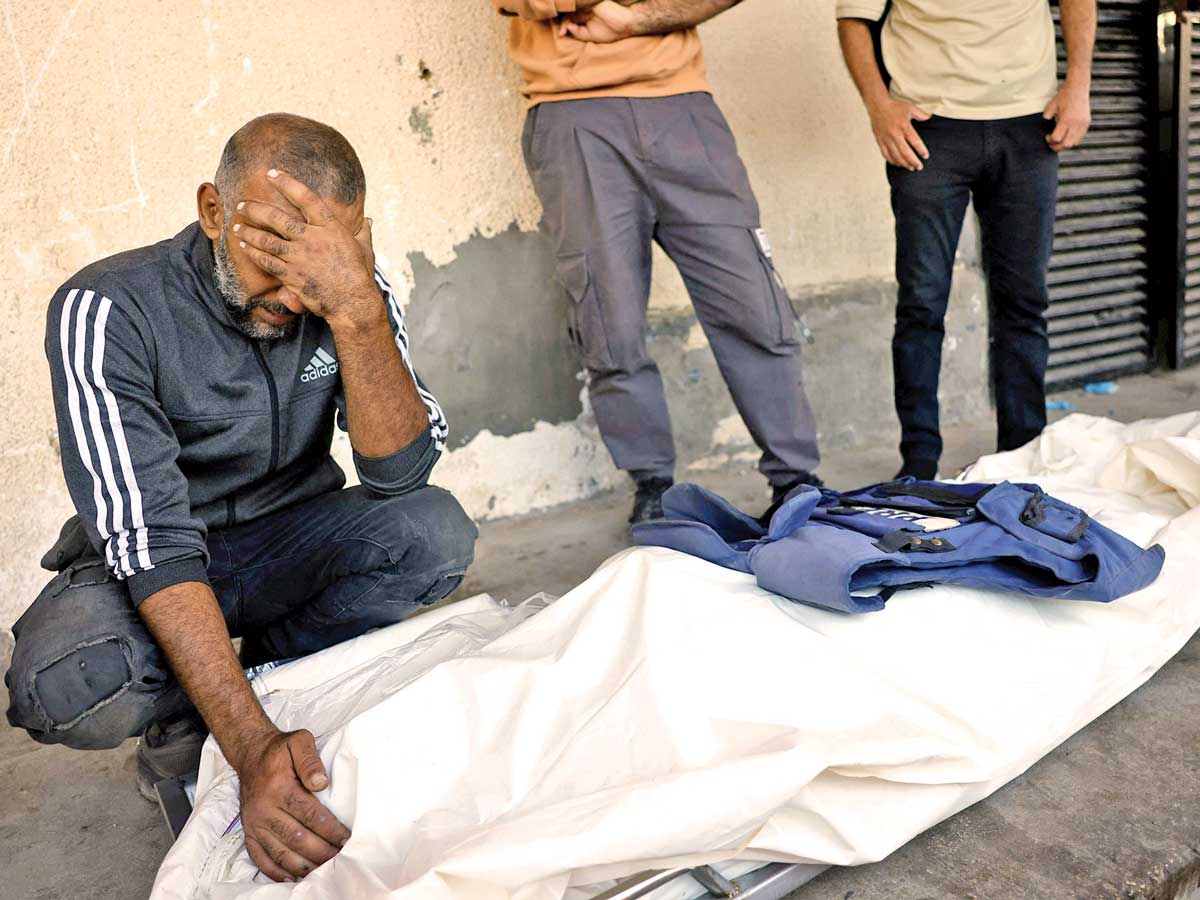 "La batalla silenciosa: Israel bombardea Gaza con una carga explosiva de 153 toneladas en un día sin precedentes"