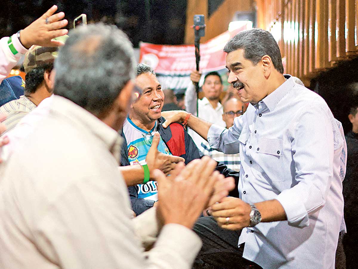 "Un golpe diplomático: EE. UU. pretendió detener a Maduro mediante soborno a su piloto en un vuelo internacional"