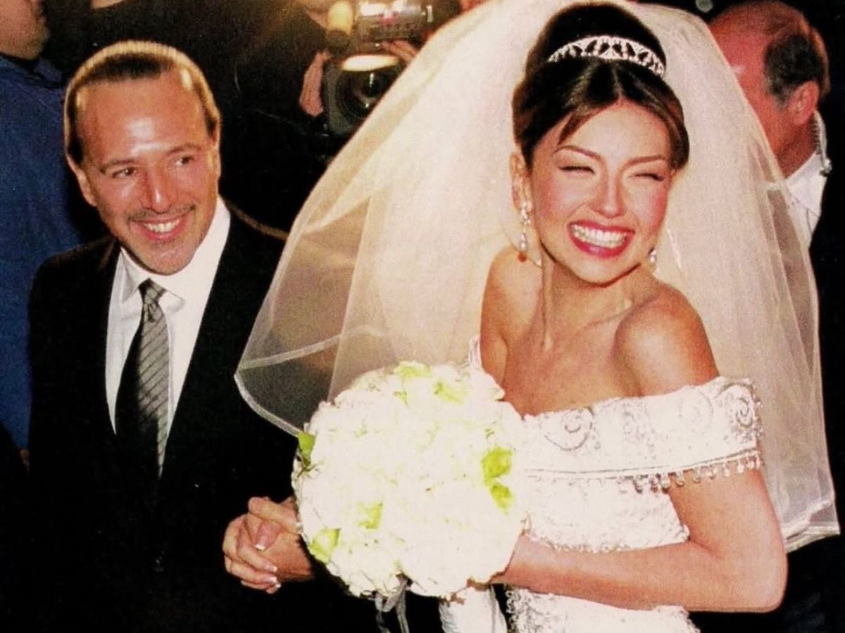 Thalía y Tommy Mottola celebran 25 aniversario: así fue su icónico vestido