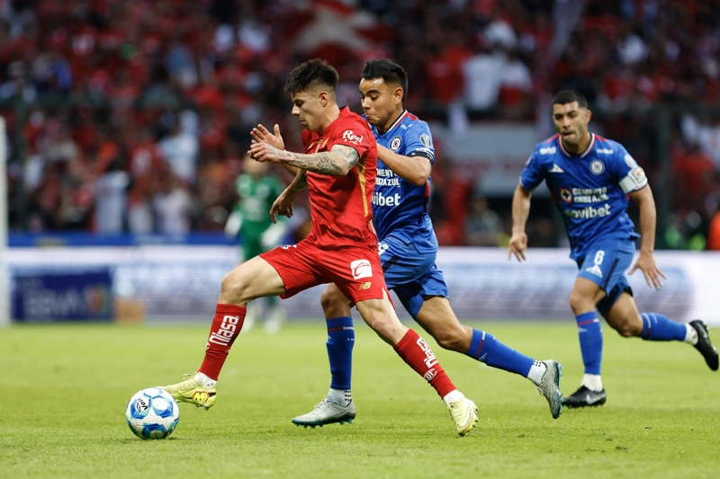 Toluca sigue sin ganar: Cruz Azul le arrebata el triunfo en el final