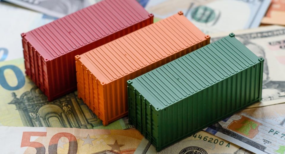 La UE admite su impotencia: no revocará los aranceles de Trump, aunque los considere ilegales